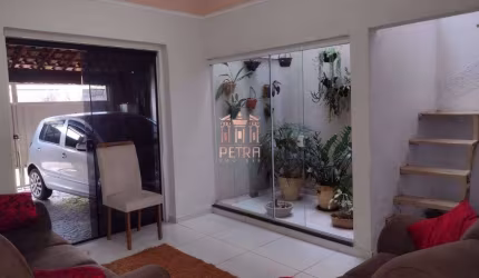 Casa com 3 dormitórios à venda, 127 m²