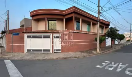 LINDO SOBRADO COM DUAS CASAS