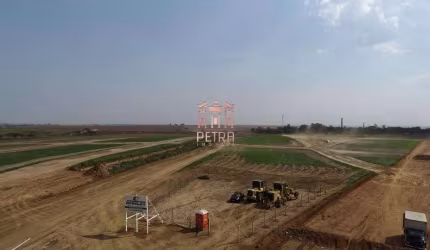 Terreno à venda, 250 m²