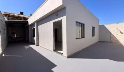 CASA MODERNA NA REGIAO DO BAIRRO SAO LUIZ EM DIVINOPOLIS MG