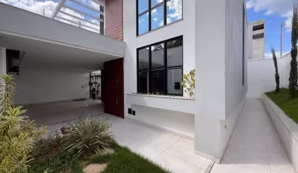 CASA DE ALTO PATRAO COM SUSTENTABILIDADE DE ENERGIA FOTOVOLTAICA NO BOM PASTOR EM DIVINOPOLIS MG