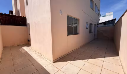 APARTAMENTO DE 02 QUARTOS E 01 VAGA DE GARAGEM NA REGIAO DO BAIRRO BOM PASTOR EM DIVINOPOLIS MG