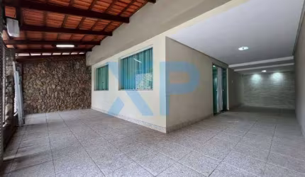 CASA RESIDENCIAL A VENDA NO BAIRRO SANTO ANTÔNIO EM DIVINÓPOLIS-MG