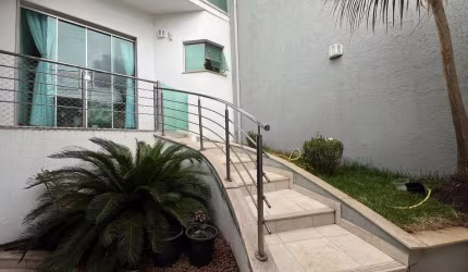 CASA ALTO PADRAO NOA BAIRRO MANOEL VALINHAS EM DIVINOPOLIS MG