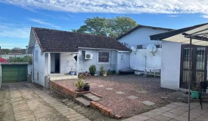 Casa com 3 quartos à venda na Rua Padre João Batista Reus, 3220, Vila Conceição, Porto Alegre por R$ 500.000