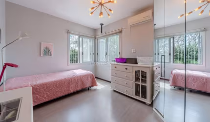 Casa com 3 quartos à venda na Rua Márcio Dias, 480, Nonoai, Porto Alegre por R$ 1.350.000
