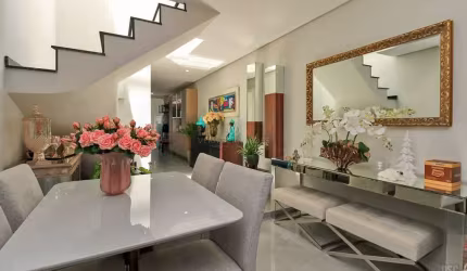 Casa com 2 quartos à venda na Rua Vacaria, 44, Hípica, Porto Alegre por R$ 450.000