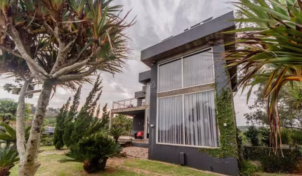 Casa em condomínio fechado com 4 quartos à venda na Rua Bertha Loforte Gonçalves, 80, Vila Nova, Porto Alegre por R$ 3.500.000