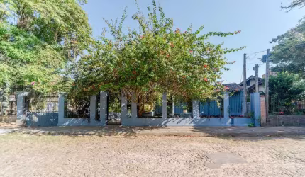 Casa com 3 quartos à venda na Rua Simão Bolívar, 455, Vila Conceição, Porto Alegre por R$ 1.170.000