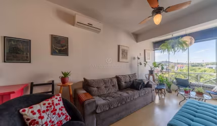 Apartamento com 3 quartos à venda na Rua Xavier da Cunha, 999, Nonoai, Porto Alegre por R$ 380.000