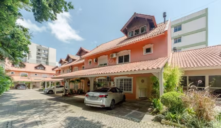 Casa em condomínio fechado com 3 quartos à venda na Rua Doutor Barcelos, 931, Tristeza, Porto Alegre por R$ 560.000