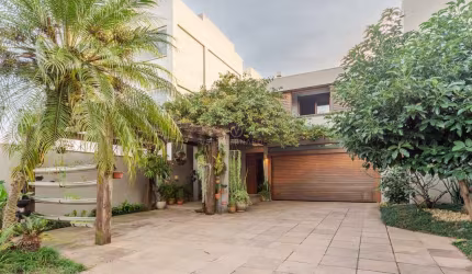 Casa com 4 quartos à venda na Rua Curupaiti, 113, Cristal, Porto Alegre por R$ 2.639.000