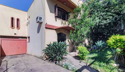 Casa com 3 quartos à venda na Avenida Capivari, 165, Cristal, Porto Alegre por R$ 1.050.000