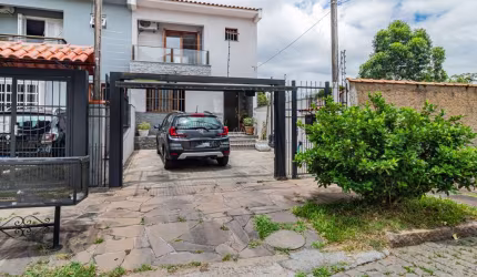 Casa com 3 quartos à venda na Rua Doutora Noemi Valle Rocha, 473, Serraria, Porto Alegre por R$ 550.000