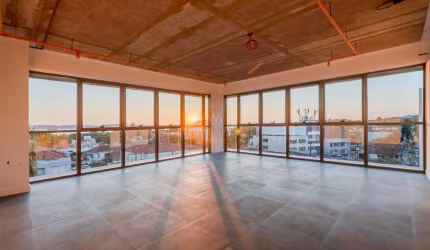 Sala comercial à venda na Avenida Wenceslau Escobar, 2714, Tristeza, Porto Alegre por R$ 495.000