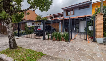 Casa com 3 quartos à venda na Rua Doutor João Palombini, 204, Ipanema, Porto Alegre por R$ 1.895.000