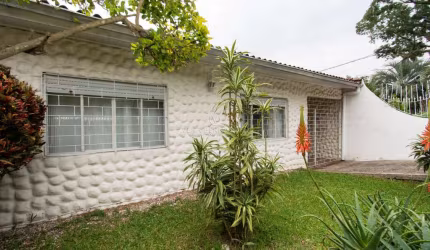 Casa com 2 quartos à venda na José Correia da Silva, 347, Cavalhada, Porto Alegre por R$ 450.000
