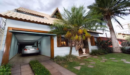 Casa com 4 quartos à venda na Rua São Sebastião do Cai, 12, Camaquã, Porto Alegre por R$ 1.790.000
