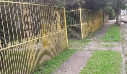 Terreno à venda na Rua Oiampi, 324, Guarujá, Porto Alegre por R$ 950.000