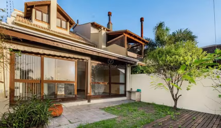 Casa com 3 quartos à venda na Rua Doutor Egon Renner, 35, Ipanema, Porto Alegre por R$ 655.000