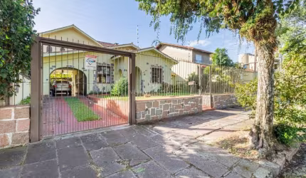 Casa com 4 quartos à venda na Rua Chavantes, 142, Vila Assunção, Porto Alegre por R$ 1.266.000