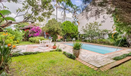 Casa com 3 quartos à venda na Rua Chico Pedro, 174, Camaquã, Porto Alegre por R$ 1.900.000