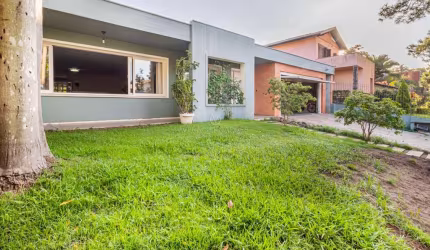 Casa com 3 quartos à venda na Rua Potiguara, 181, Vila Assunção, Porto Alegre por R$ 2.200.000