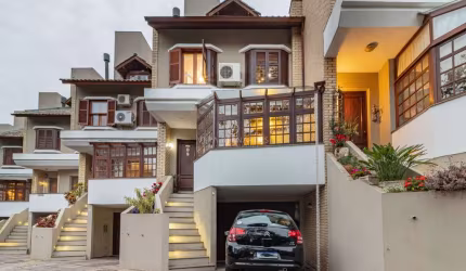 Casa em condomínio fechado com 3 quartos à venda na Rua Padre João Batista Reus, 438, Vila Conceição, Porto Alegre por R$ 1.350.000