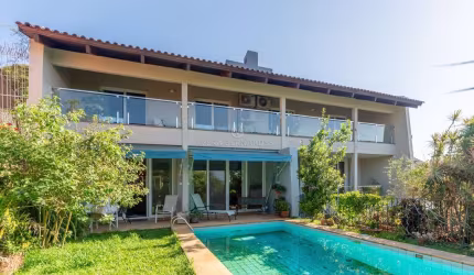 Casa com 4 quartos à venda na Rua Guato, 111, Vila Assunção, Porto Alegre por R$ 2.385.000