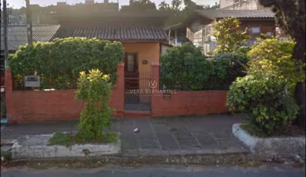 Terreno à venda na Rua João Mora, 80, Camaquã, Porto Alegre por R$ 350.000