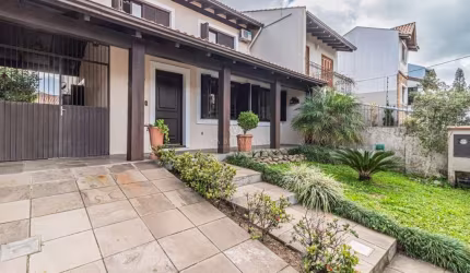 Casa com 3 quartos à venda na Rua Doutor João Palombini, 55, Ipanema, Porto Alegre por R$ 870.000
