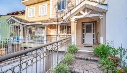 Casa com 4 quartos à venda na Avenida Arlindo Pasqualini, 363, Jardim Isabel, Porto Alegre por R$ 990.000