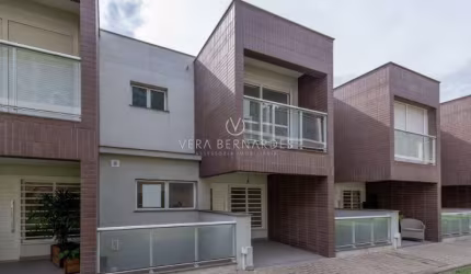 Casa em condomínio fechado com 3 quartos à venda na Avenida Pinheiro Borda, 417, Cristal, Porto Alegre por R$ 1.890.000