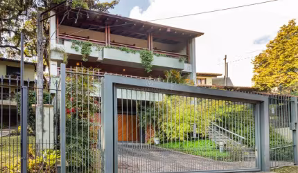 Casa com 4 quartos à venda na Rua Edgar Luiz Schneider, 460, Jardim Isabel, Porto Alegre por R$ 1.390.000