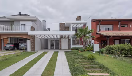 Casa em condomínio fechado com 5 quartos à venda na Avenida Juca Batista, 8000, Belém Novo, Porto Alegre por R$ 2.100.000