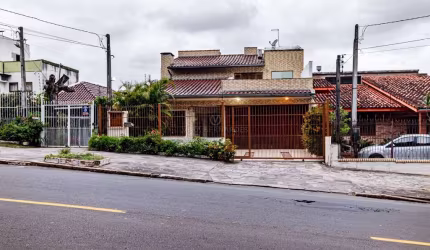 Casa com 6 quartos à venda na Rua Dea Coufal, 813, Ipanema, Porto Alegre por R$ 1.200.000