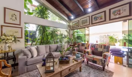 Casa com 3 quartos à venda na Travessa Pedra Redonda, 276, Jardim Isabel, Porto Alegre por R$ 1.800.000