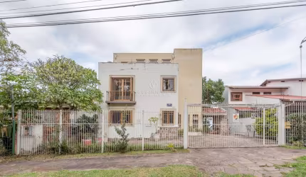 Casa com 5 quartos à venda na Rua Goitacaz, 349, Vila Assunção, Porto Alegre por R$ 1.300.000