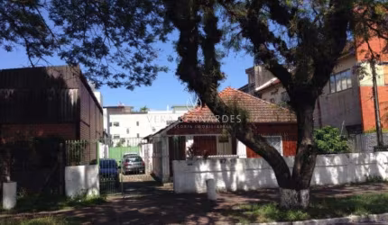 Terreno à venda na Rua Coronel Claudino, 493, Cristal, Porto Alegre por R$ 1.800.000