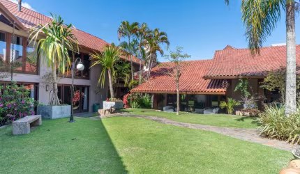 Casa em condomínio fechado com 5 quartos à venda na Avenida da Cavalhada, 5205, Cavalhada, Porto Alegre por R$ 5.300.000