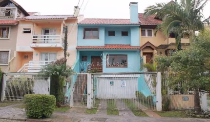 Casa com 3 quartos à venda na Rua Josué Guimarães, 192, Espírito Santo, Porto Alegre por R$ 700.000