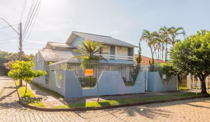Casa com 3 quartos à venda na Rua Paulo Derly Strehl, 235, Espírito Santo, Porto Alegre por R$ 950.000