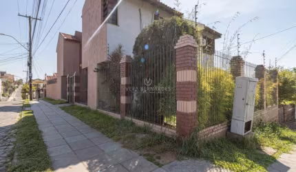Casa com 3 quartos à venda na Rua Padre João Batista Reus, 2268, Camaquã, Porto Alegre por R$ 2.000.000