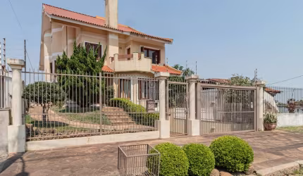 Casa com 4 quartos à venda na Rua Chiriguano, 227, Vila Assunção, Porto Alegre por R$ 1.659.000