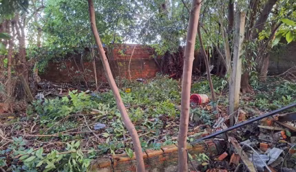 Terreno à venda na Rua dos Caiaguais, 177, Espírito Santo, Porto Alegre por R$ 210.000