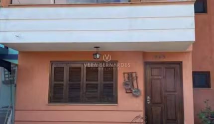 Casa com 3 quartos à venda na Rua Vacaria, 255, Hípica, Porto Alegre por R$ 450.000