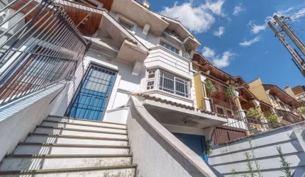 Casa com 4 quartos à venda na Rua Almirante Mariath, 168, Tristeza, Porto Alegre por R$ 990.000