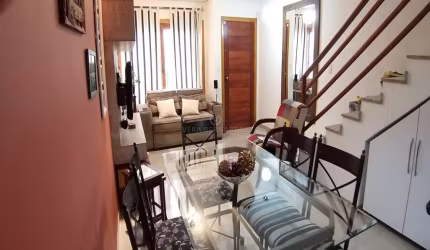 Casa com 2 quartos à venda na Rua Heitor Kramer, 486, Guarujá, Porto Alegre por R$ 449.900