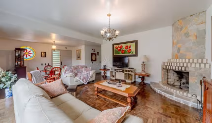 Casa com 5 quartos à venda na Rua Morano Calabro, 117, Jardim Isabel, Porto Alegre por R$ 1.690.000