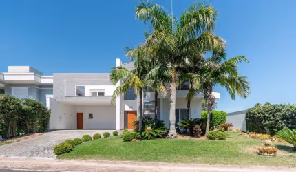 Casa em condomínio fechado com 3 quartos à venda na Avenida Juca Batista, 8000, Belém Novo, Porto Alegre por R$ 2.890.000